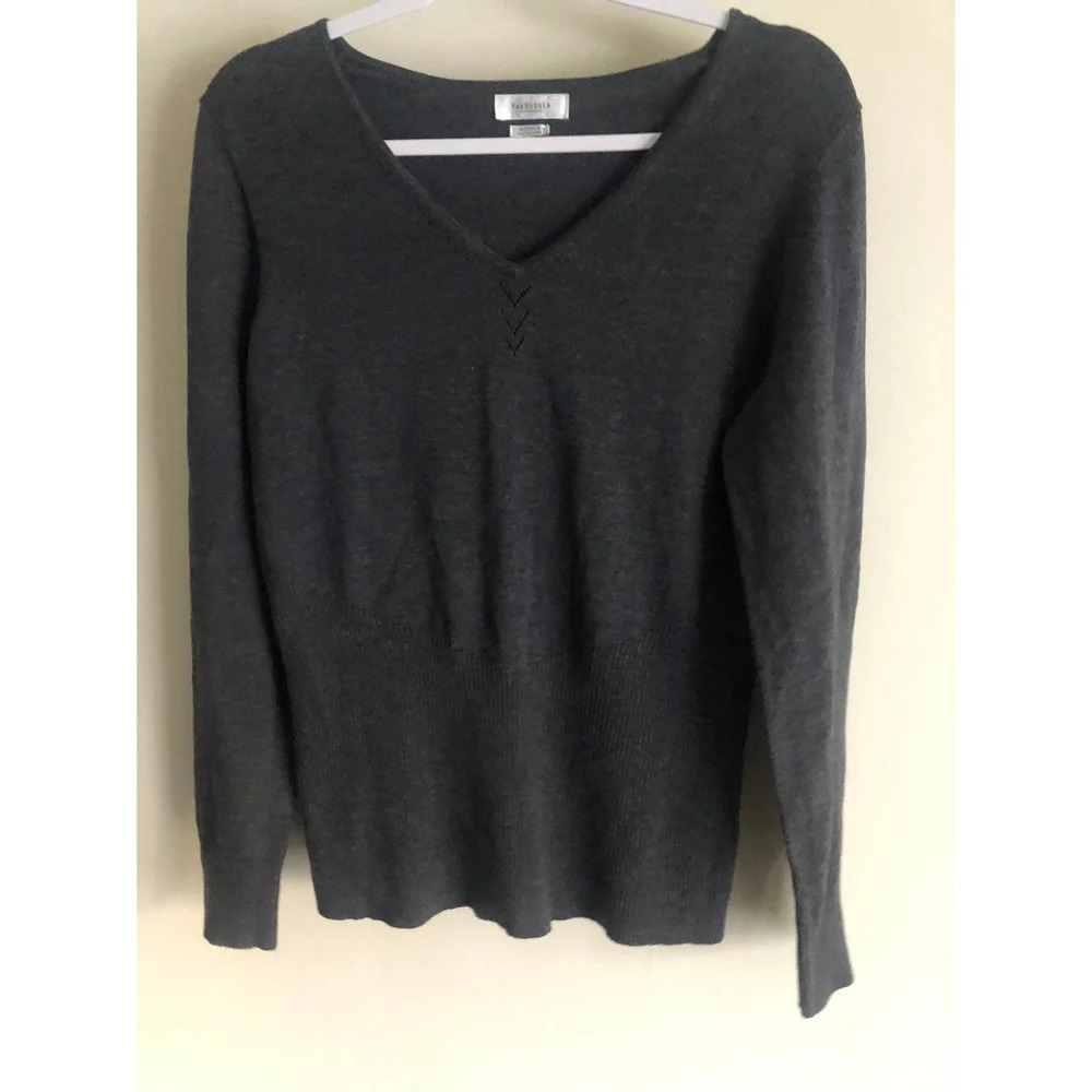 Van Heusen women’s V-Neck Grey Knit Sweater